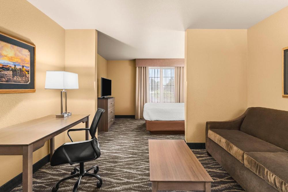 Queen Suite interior